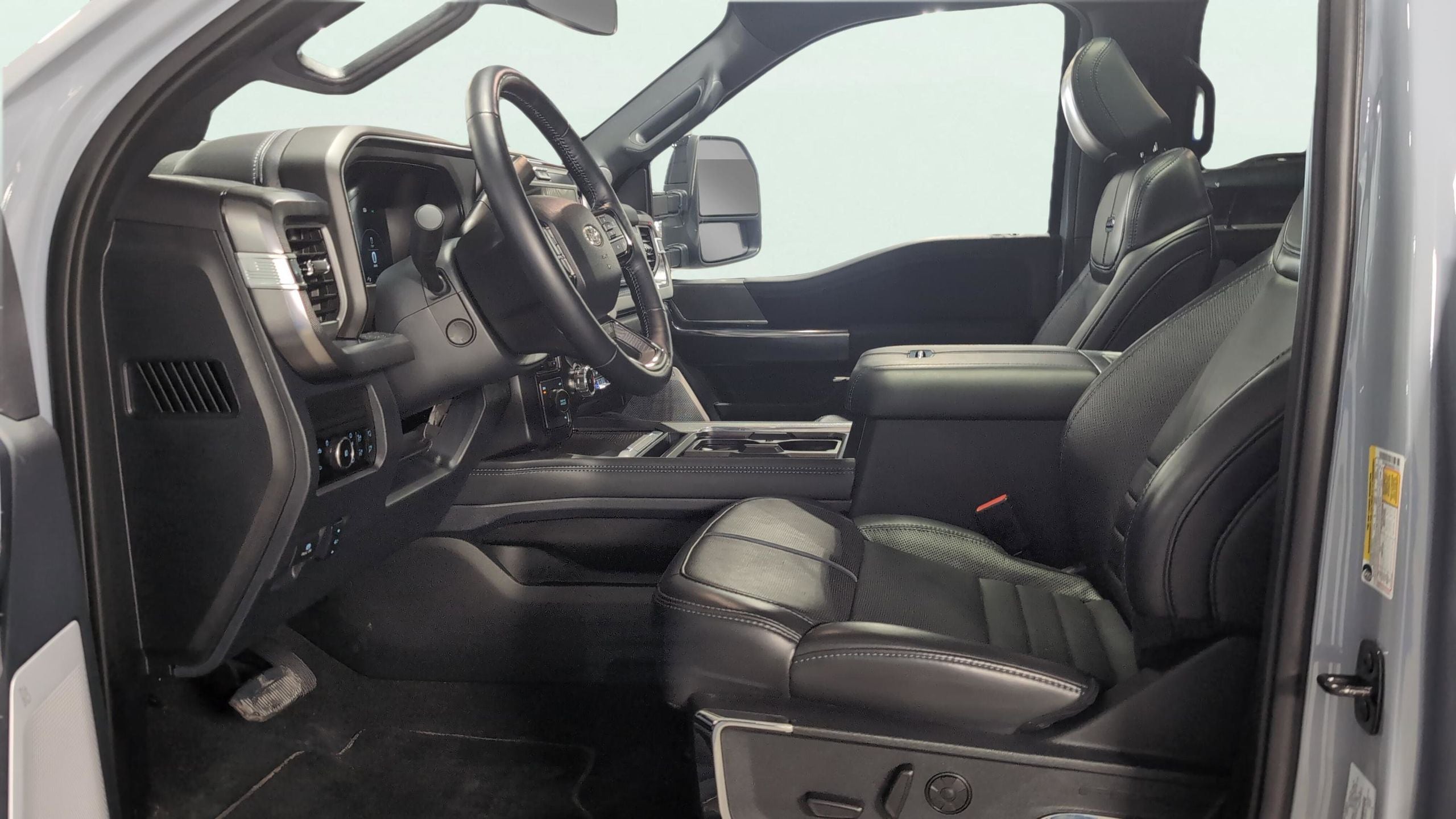 2025 Ford F-450SD Platinum DRW