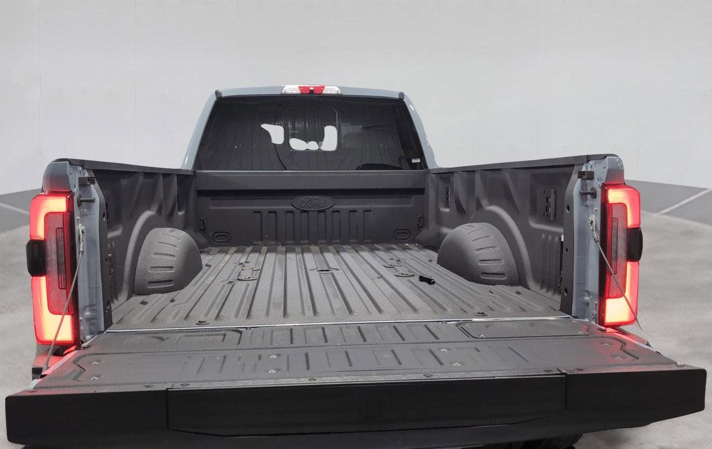 2025 Ford F-450SD Platinum DRW
