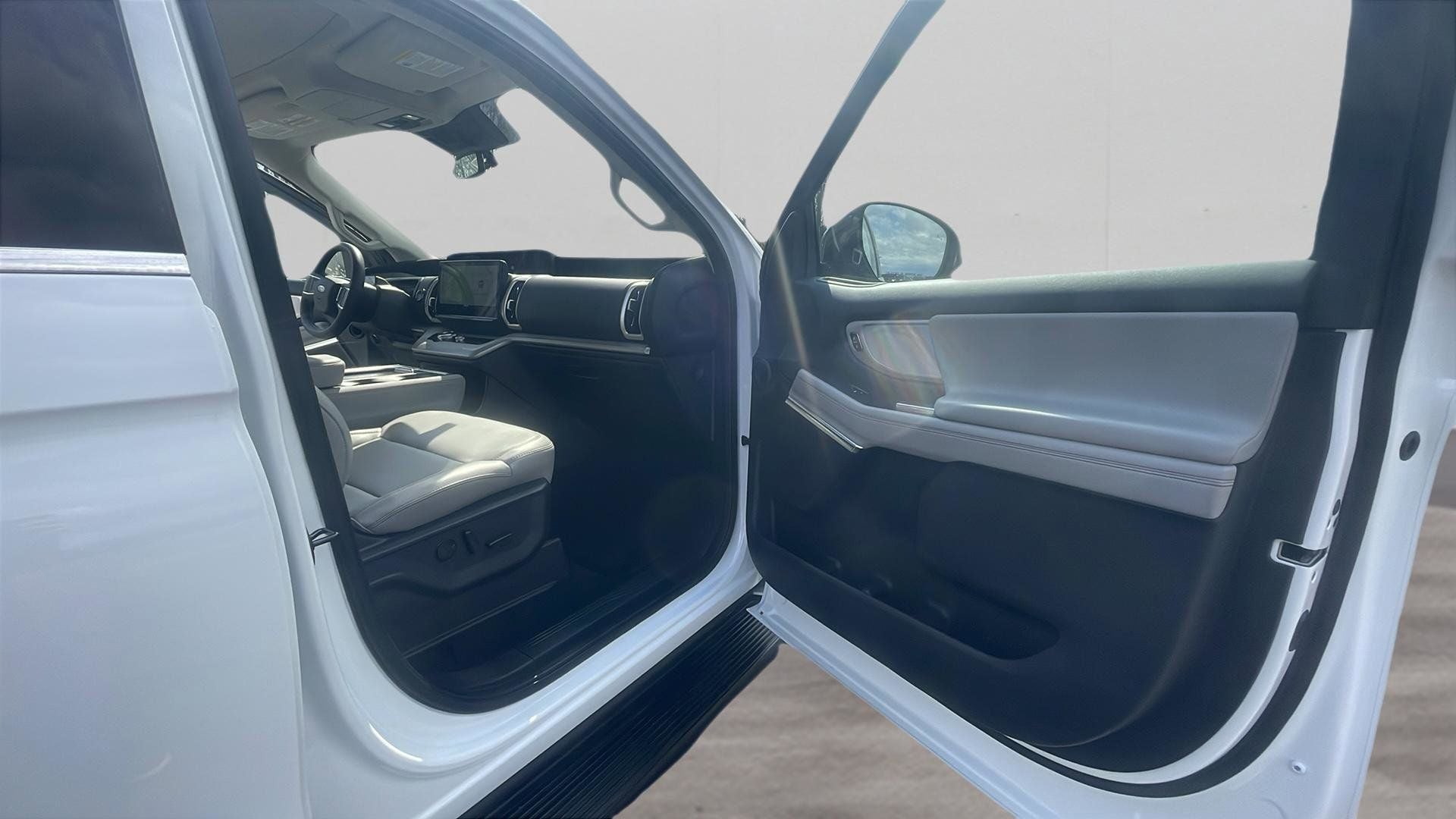 2025 Ford Expedition Max Active