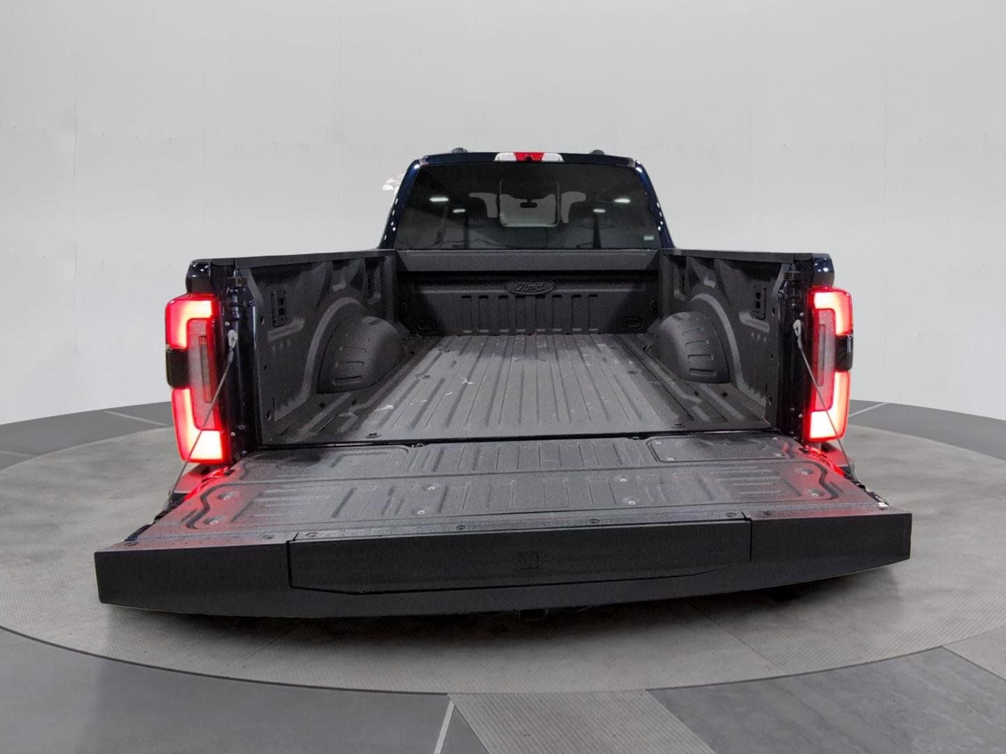 2025 Ford F-350SD Platinum