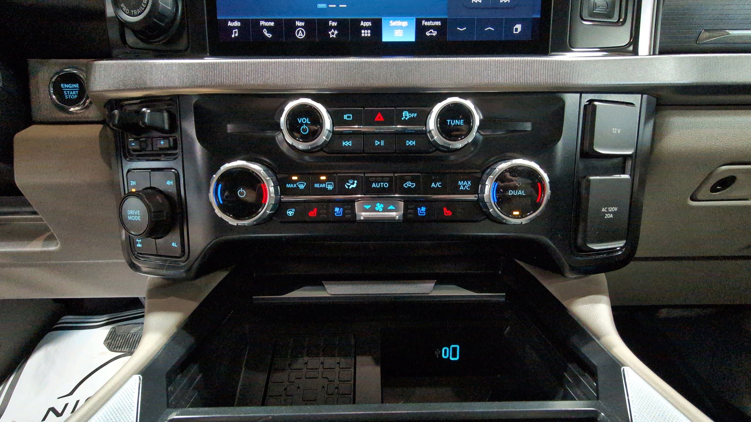 2025 Ford F-350SD Platinum