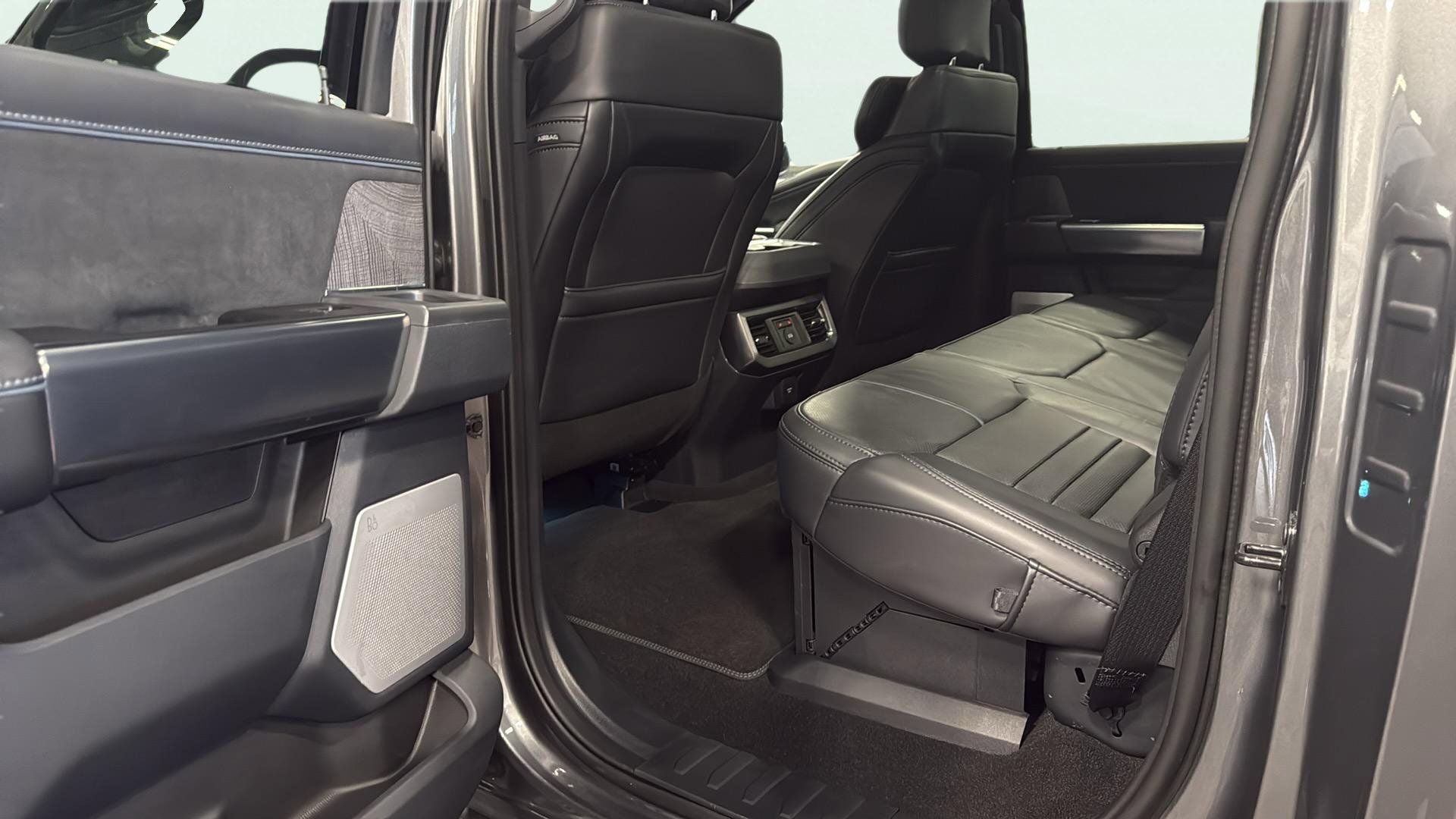 2025 Ford F-350SD Platinum DRW