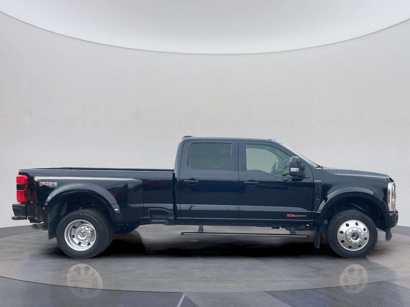 2025 Ford F-450SD Platinum DRW