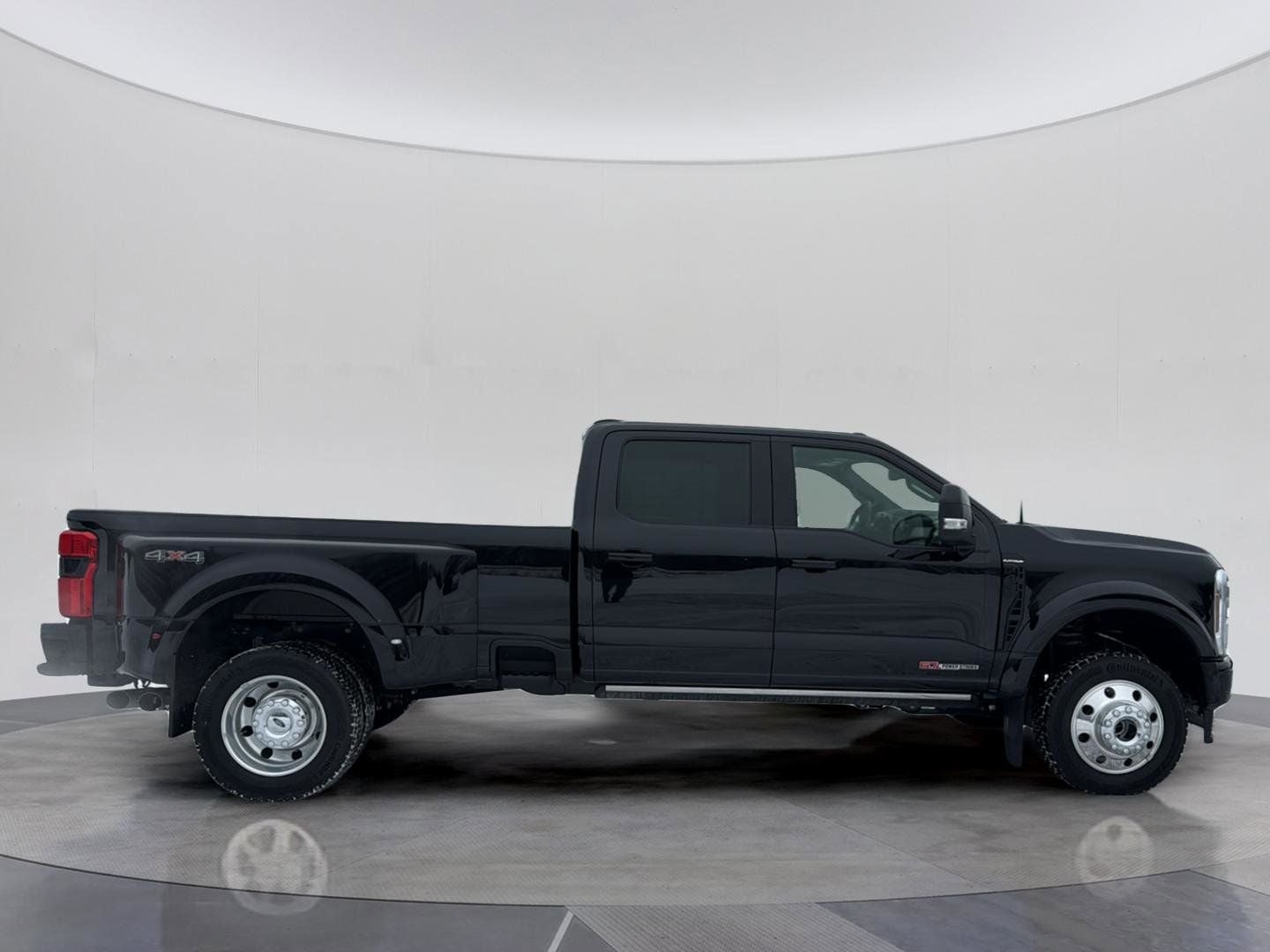 2026 Ford F-450SD Platinum DRW