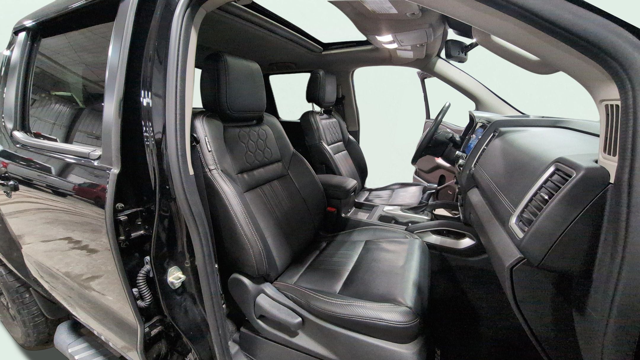 2023 Nissan Frontier SV