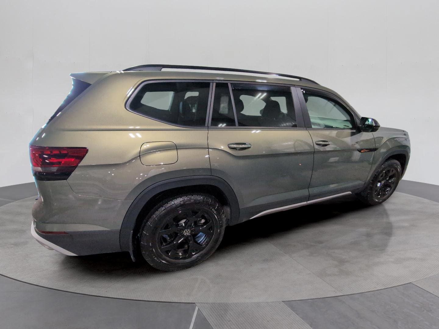 2025 Volkswagen Atlas 2.0T Peak Edition
