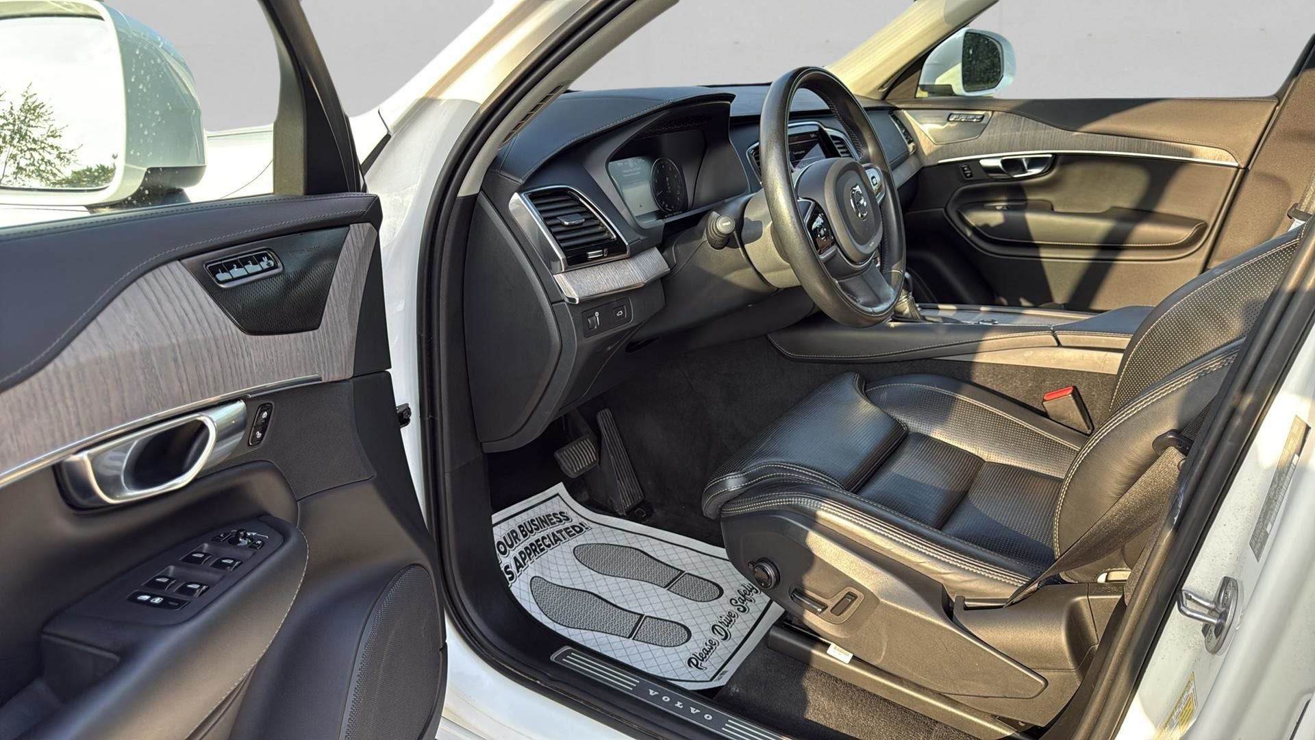 2022 Volvo XC90 T6 Inscription