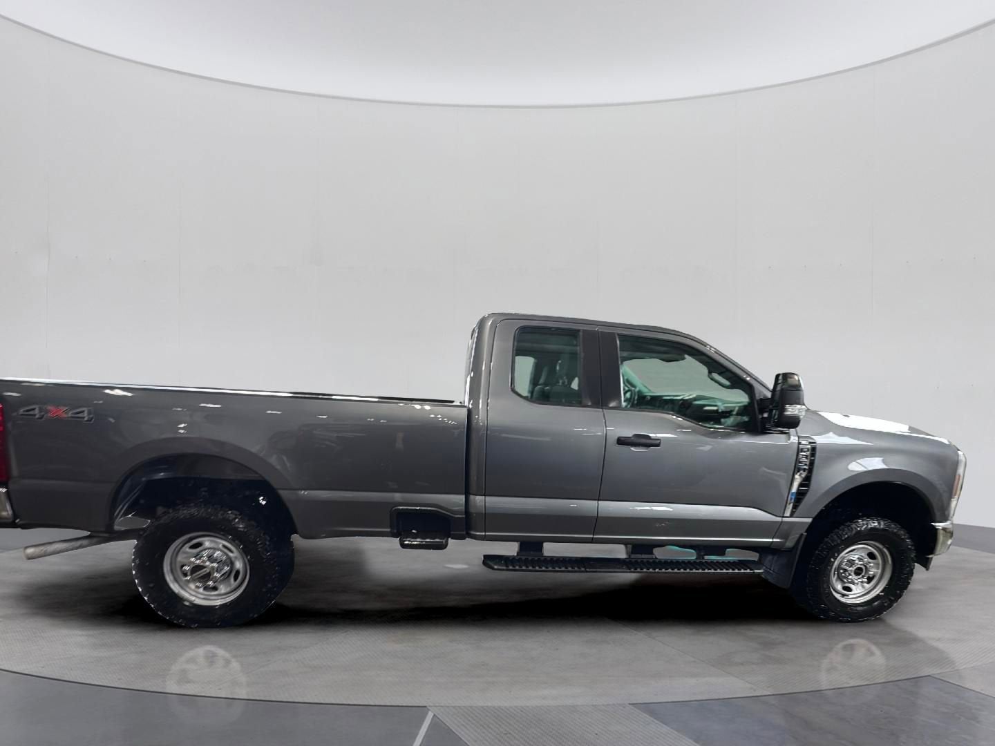 2025 Ford Super Duty F-350 SRW XL
