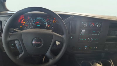 2025 GMC Savana Cutaway 3500 1WT