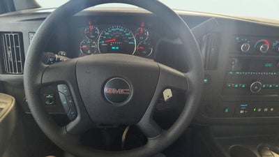 2025 GMC Savana Cutaway 3500 1WT