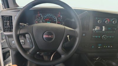 2025 GMC Savana Cutaway 3500 1WT