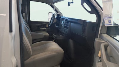 2025 GMC Savana Cutaway 3500 1WT