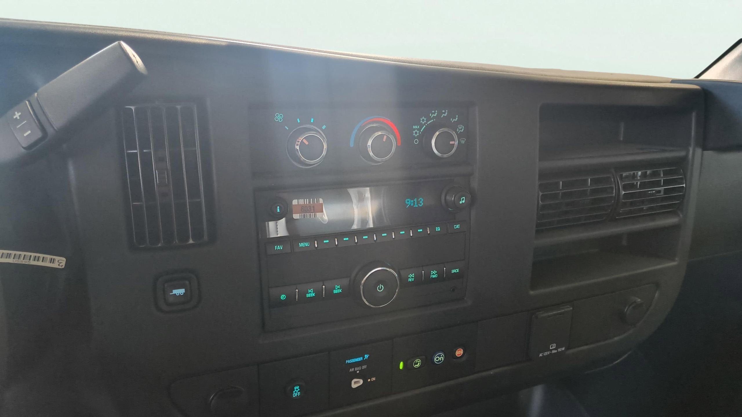 2025 GMC Savana Cutaway 3500 1WT