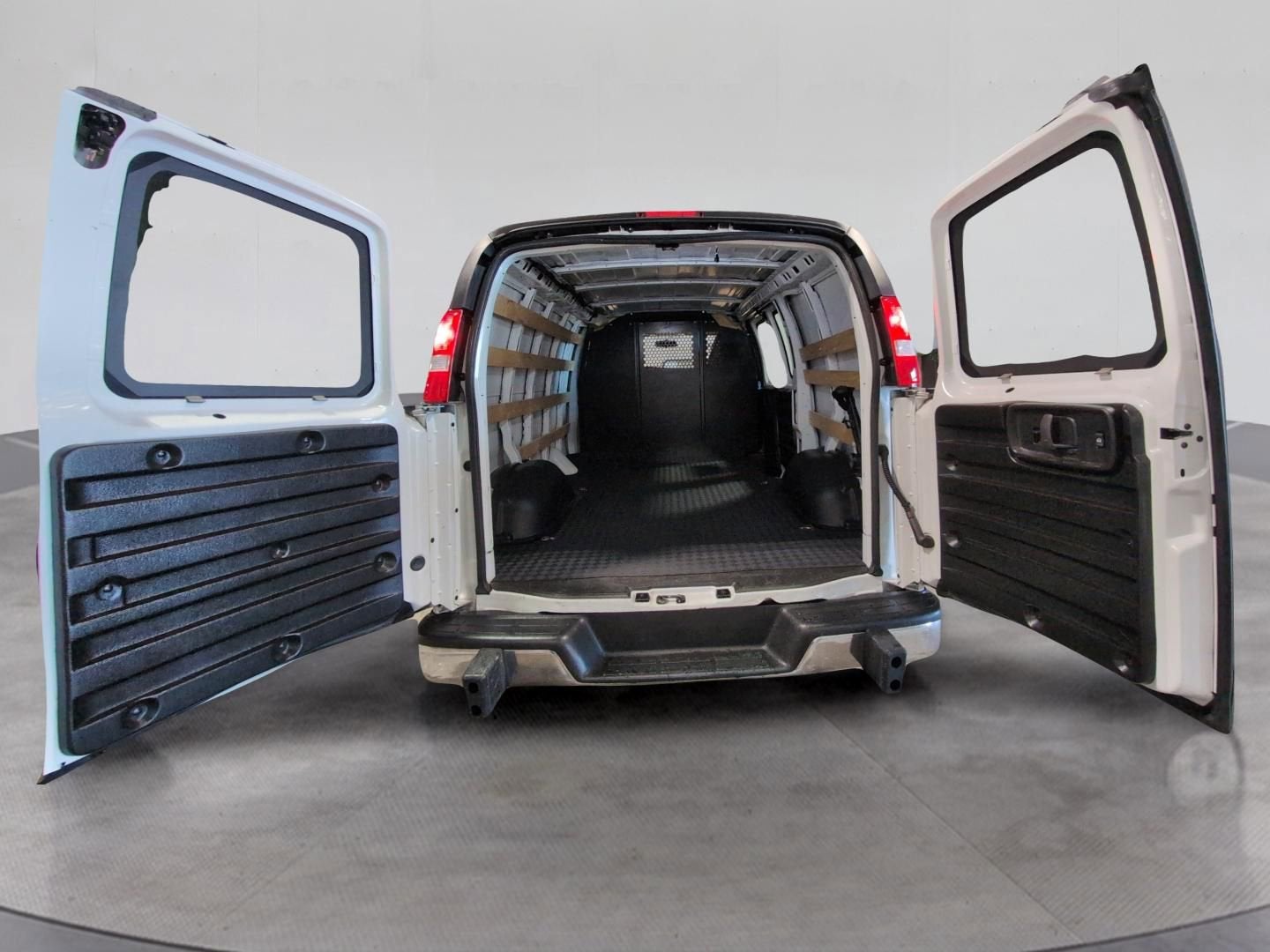 2024 Chevrolet Express Cargo 2500 WT