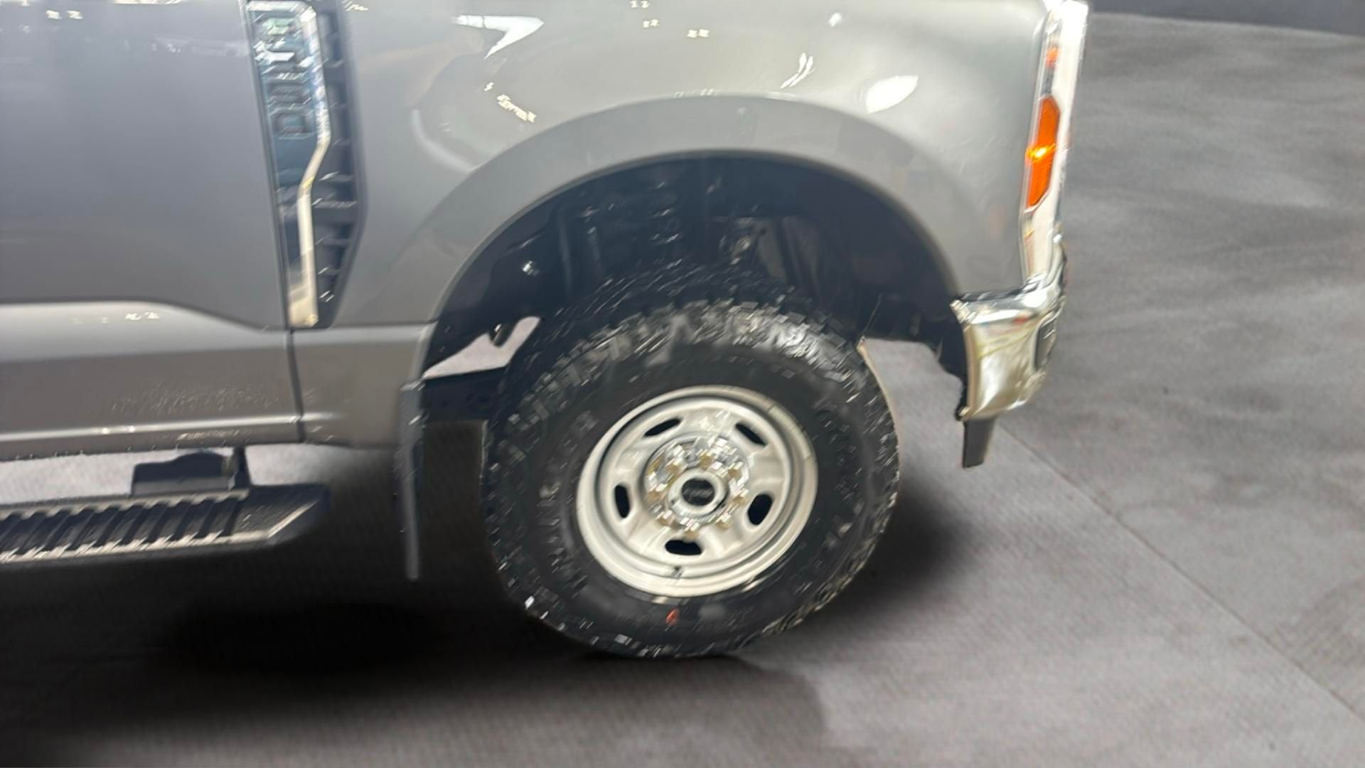 2025 Ford Super Duty F-350 SRW XL