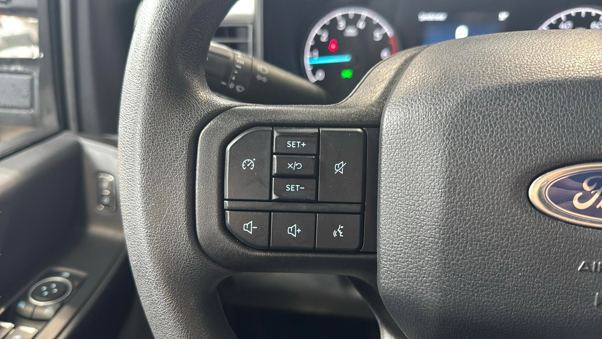 2025 Ford Super Duty F-350 SRW XL