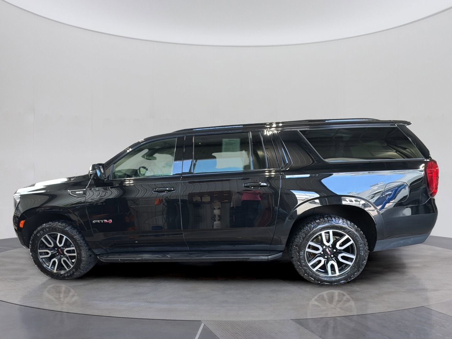 2023 GMC Yukon XL AT4