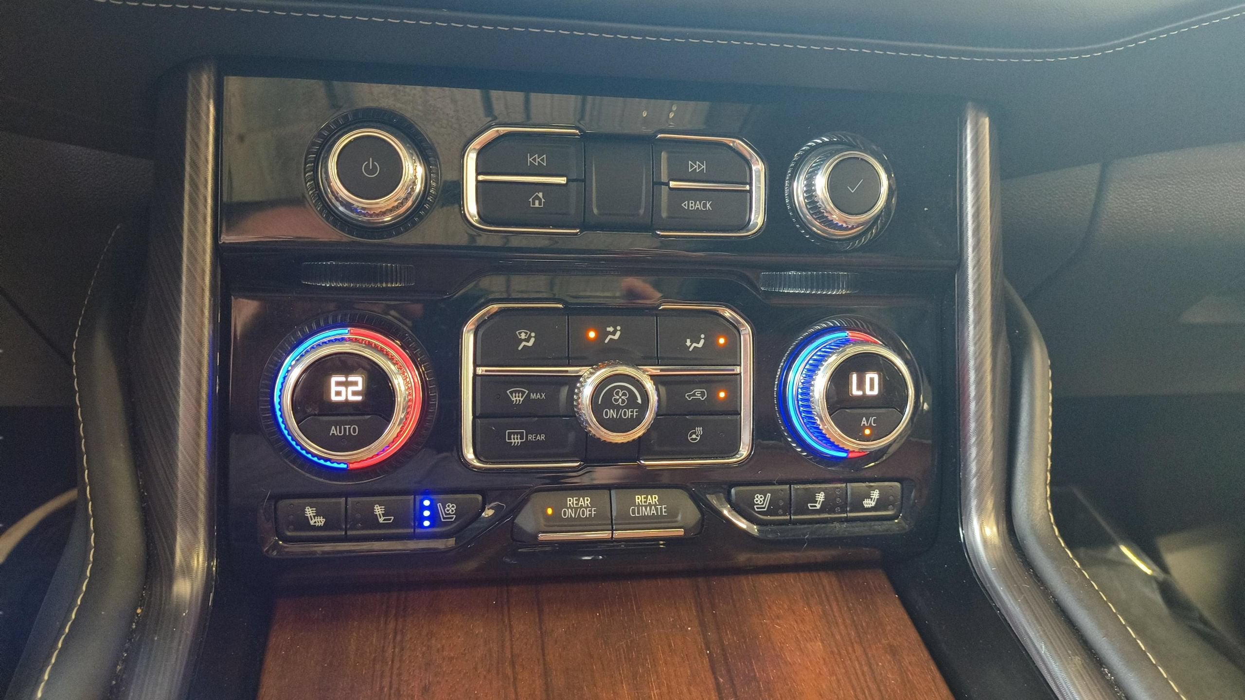 2024 GMC Yukon XL Denali Ultimate
