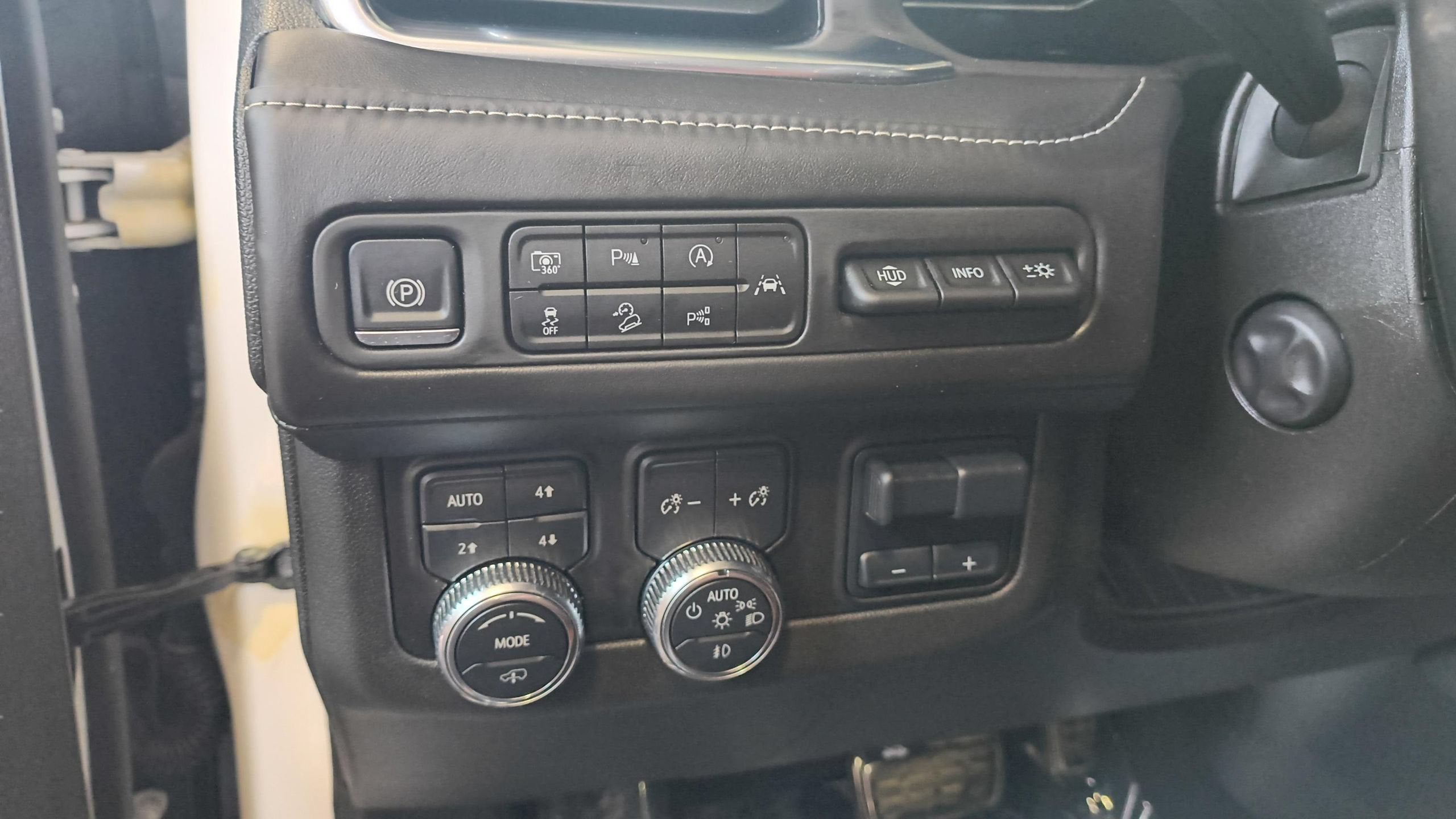 2024 GMC Yukon XL Denali Ultimate