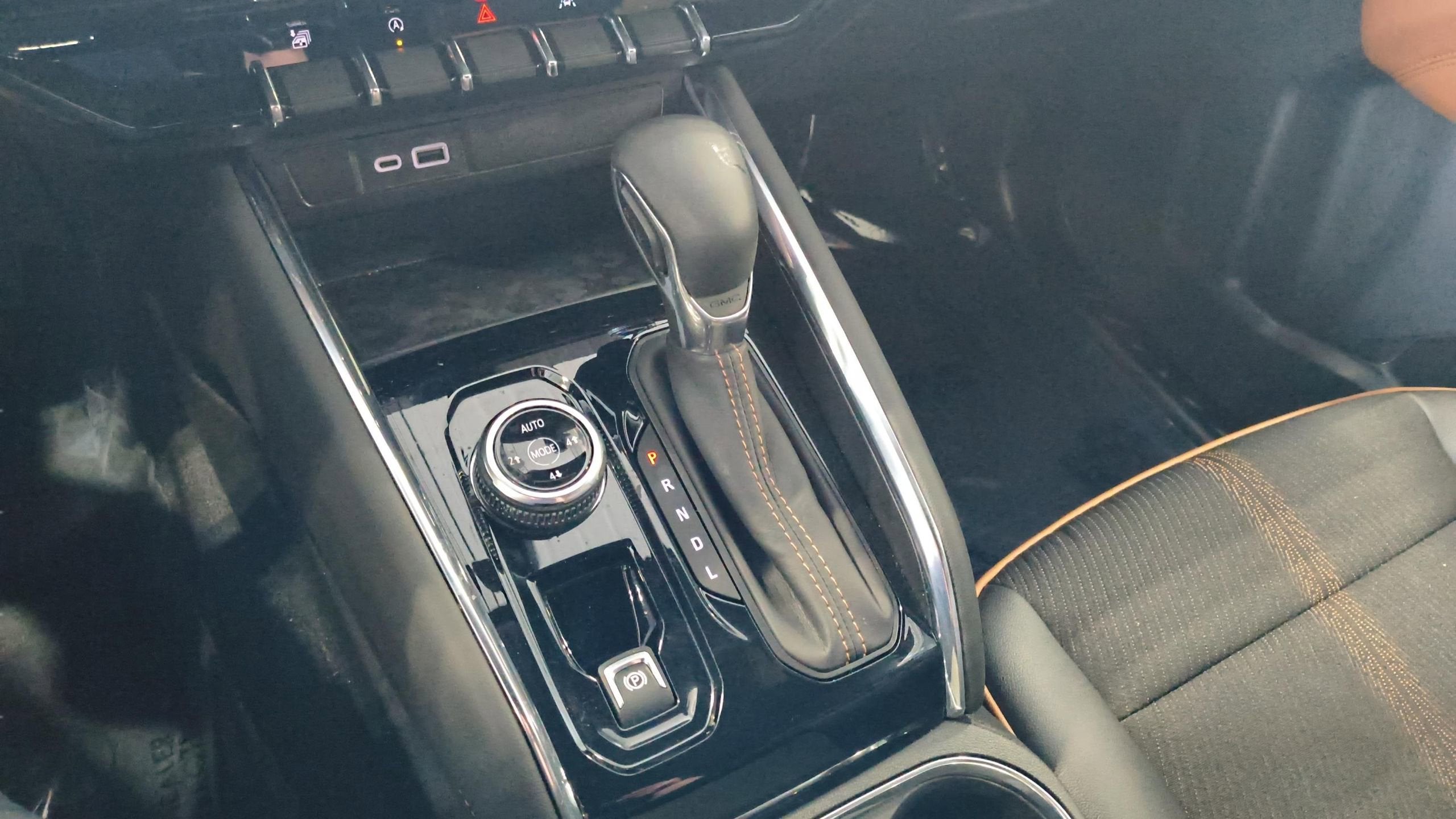 2025 GMC Canyon AT4