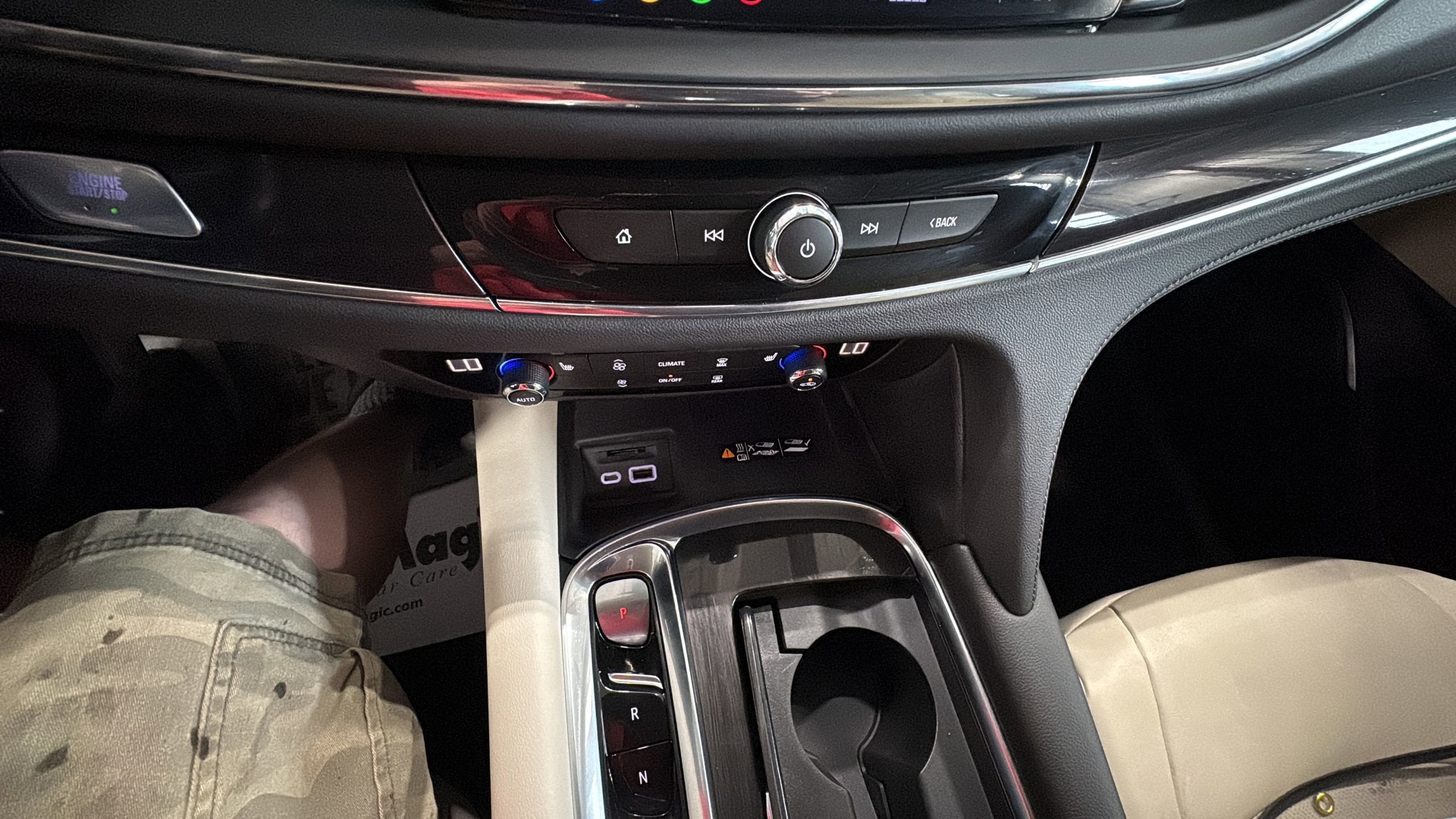 2024 Buick Enclave Essence