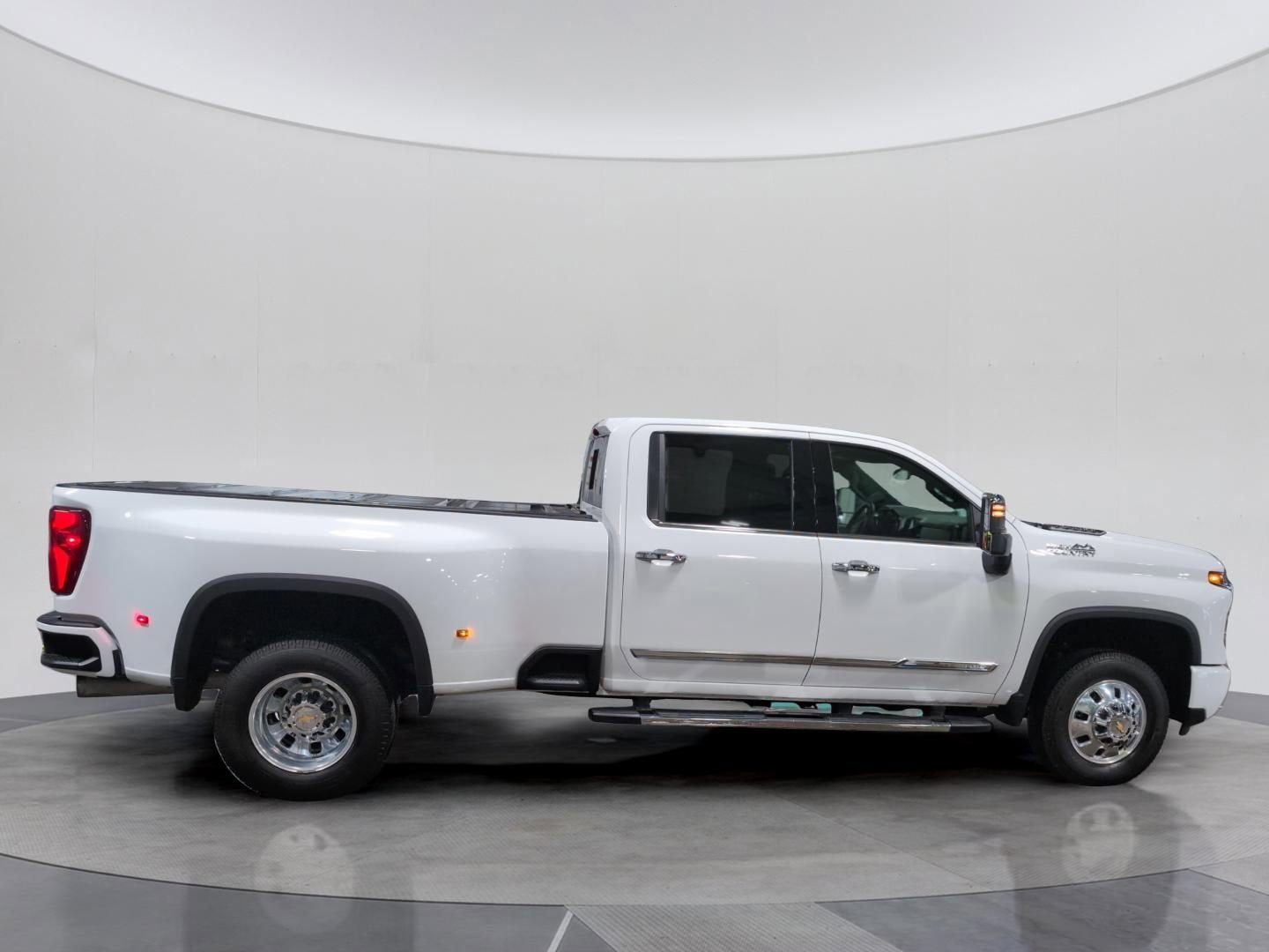 2024 Chevrolet Silverado 3500 HD High Country DRW