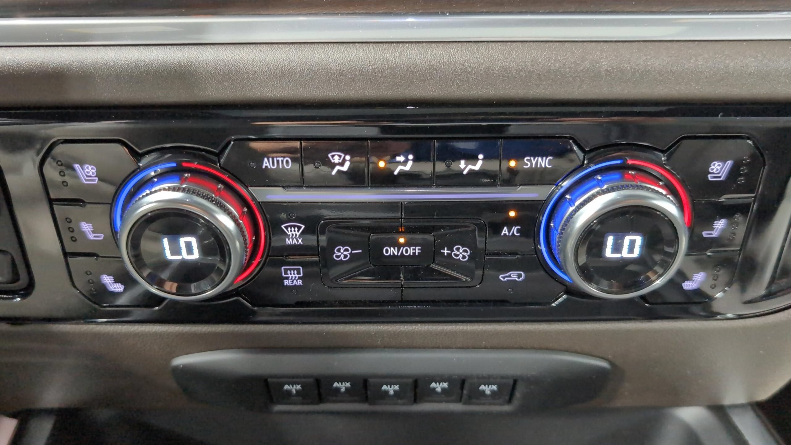 2025 GMC Sierra 3500 HD SLT