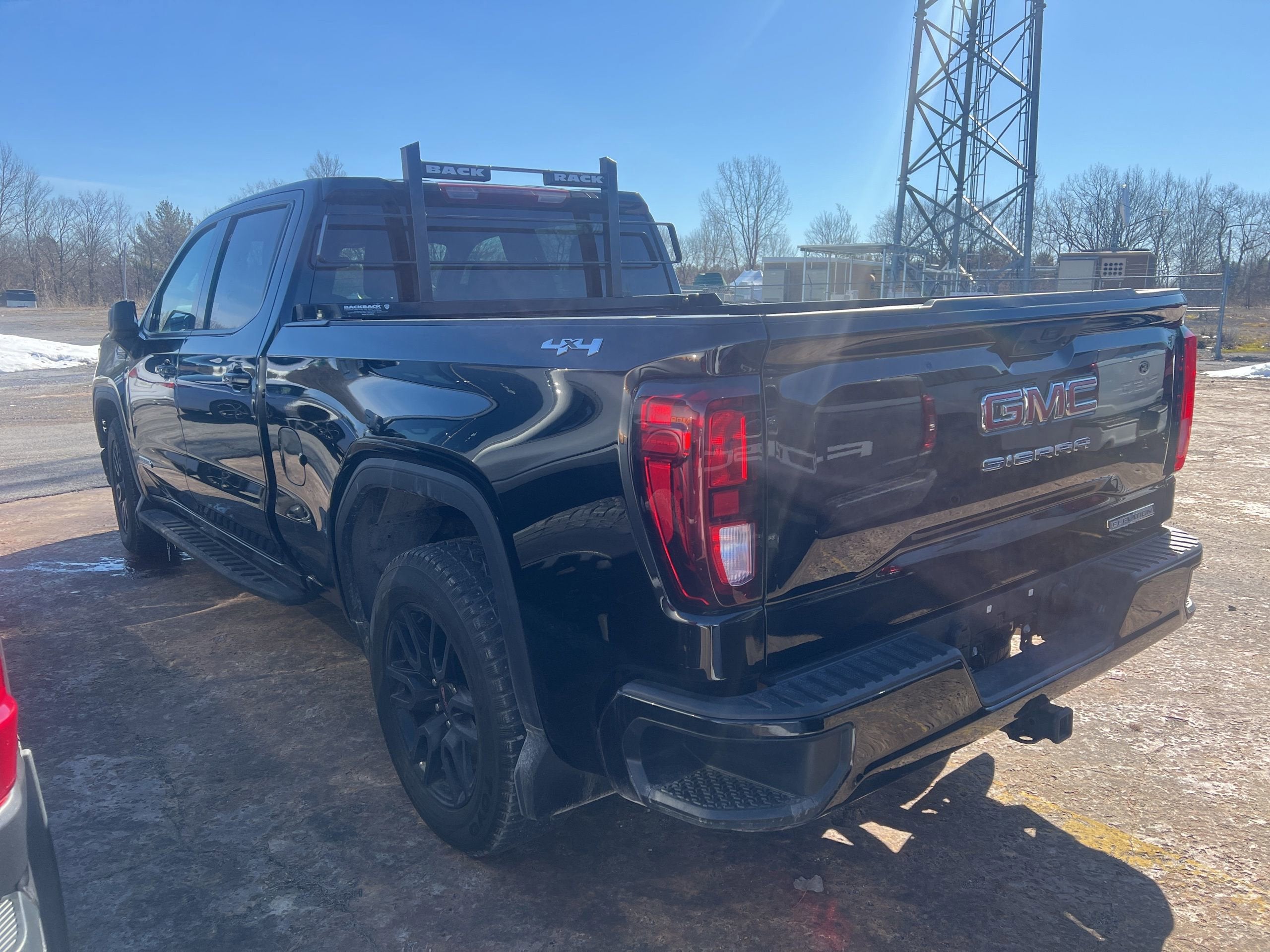 2025 GMC Sierra 1500 Elevation